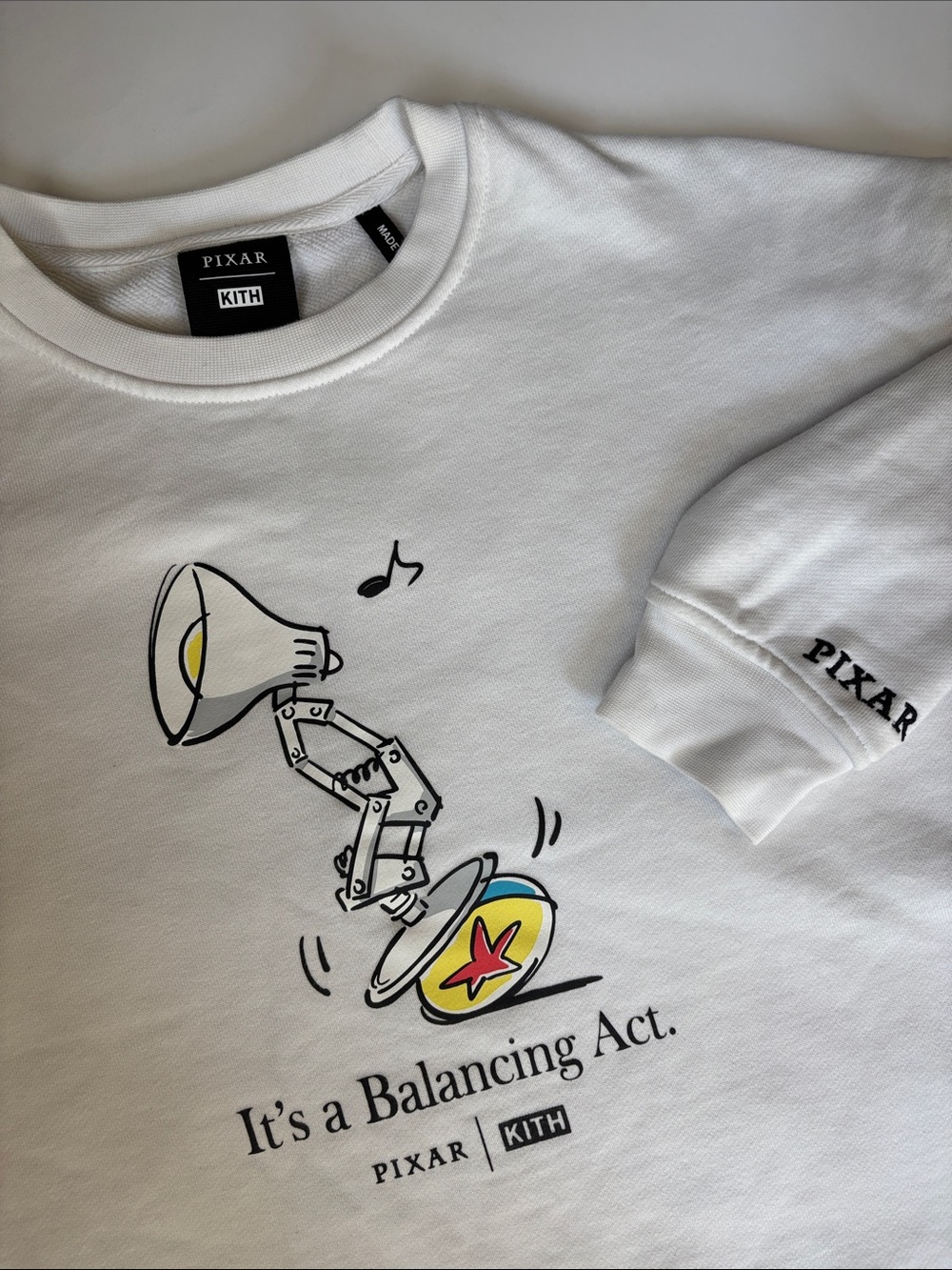 Rare Kith x Pixar “It’s A Balancing Act” Thick Crew Sweatshirt White Mens Medium